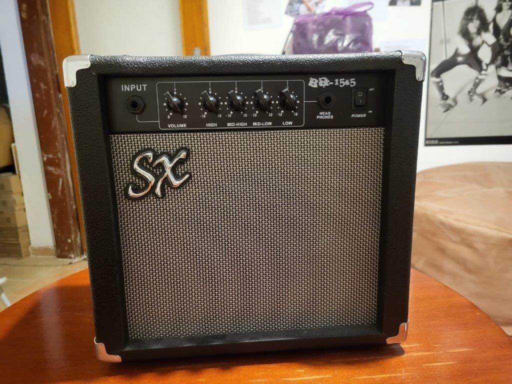 Multiefektový pedál, 15W kombo a kábel - 3