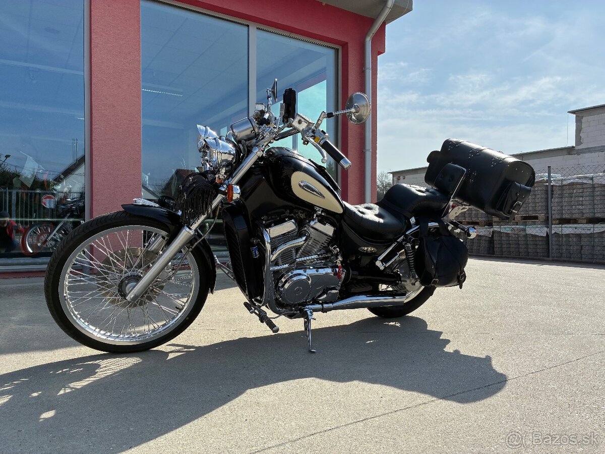 Suzuki VS800 Intruder - 3
