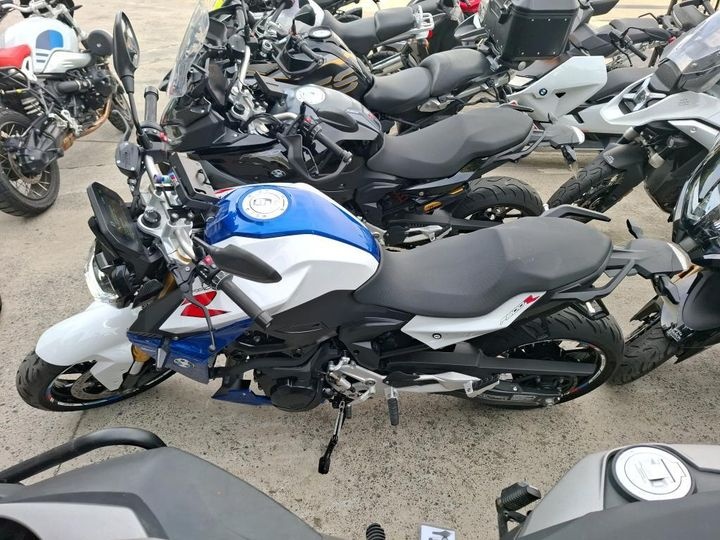 BMW F900R_takmer plná výbava_ZNÍŽENÝ PODVOZOK_6.999€ netto_ - 3