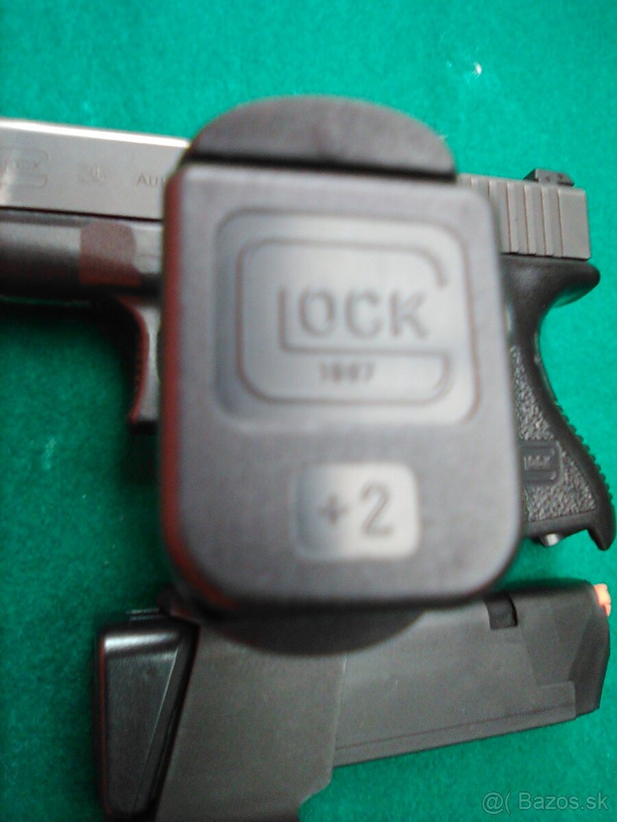 Dva 19 ranové zásobníky s návlekom určené pre Glock26 - 3