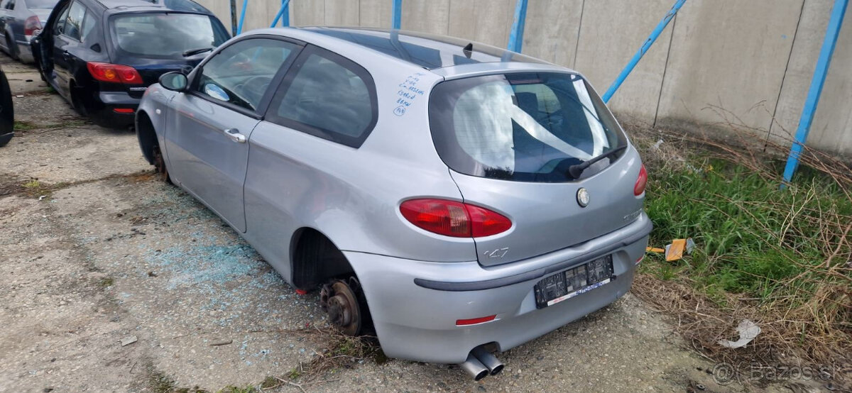 Lacno rozpredám Alfa Romeo 147 na náhradné diely - 3