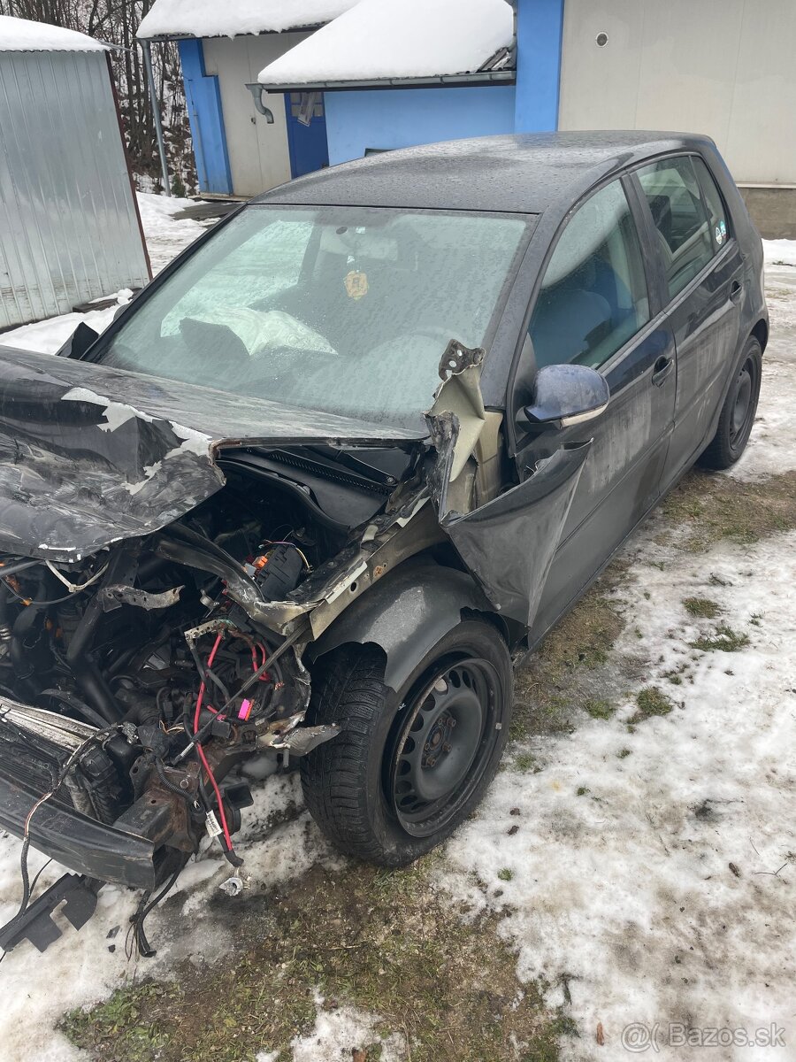 Rozpredám golf V - 3