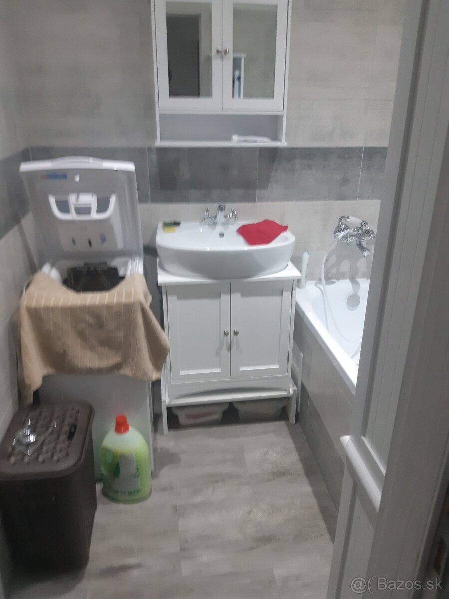 Prenajmem 2-izbový byt Dubnicka - 3