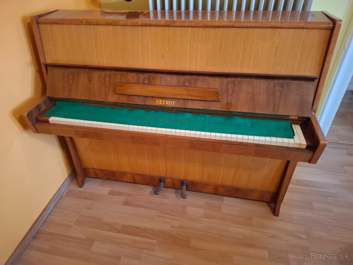 Petrof piano - 3