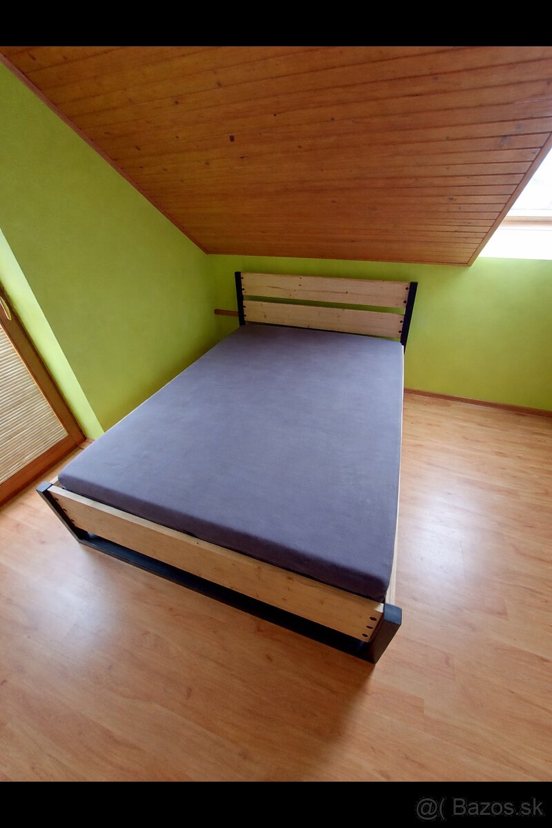 Moderná drevo-kovová posteľ - 3