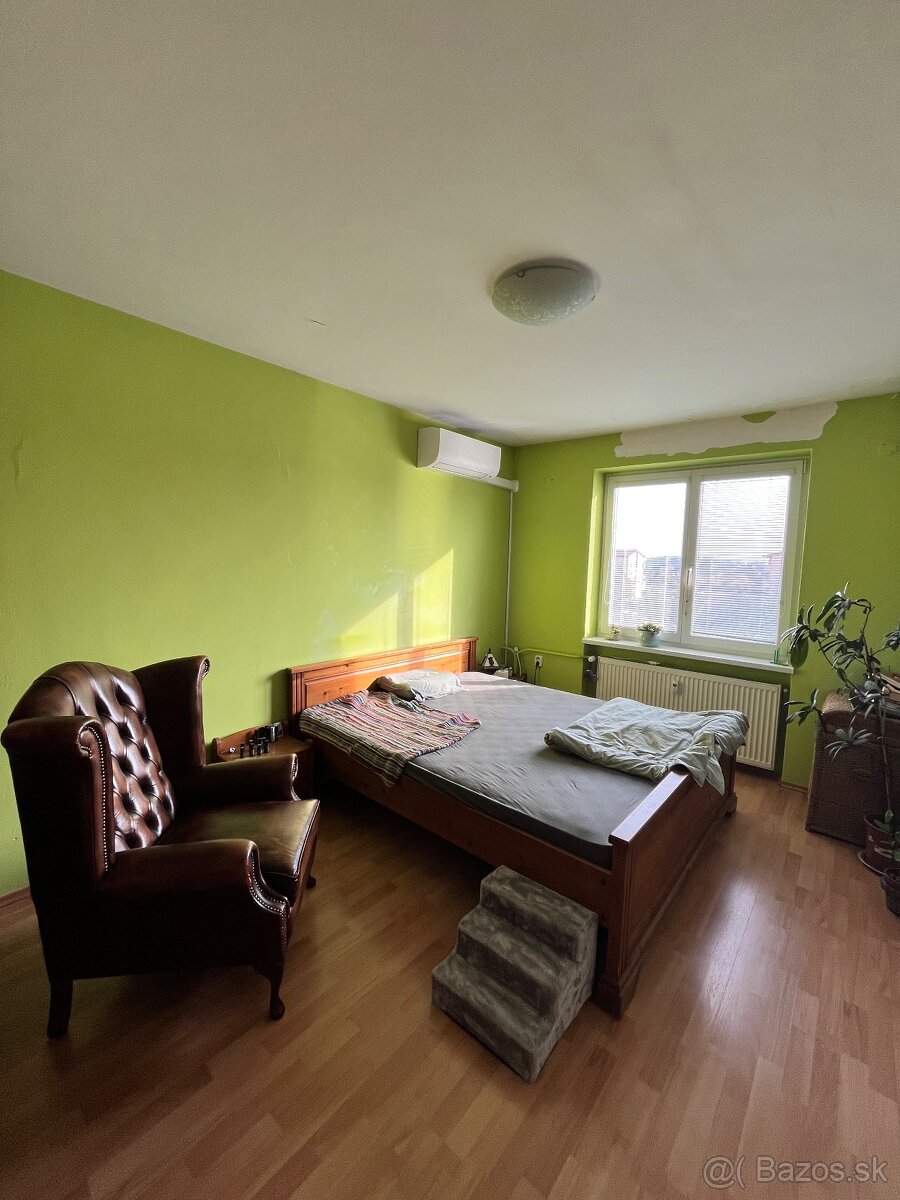 Veľkometrážny, trojizbovy byt s garážou v Čachticiach - 3