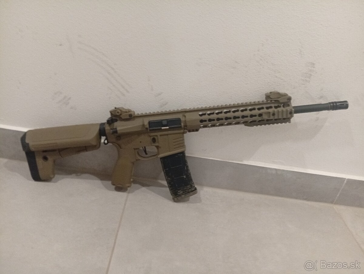 Predám airsoftku M4 AR15 - 3