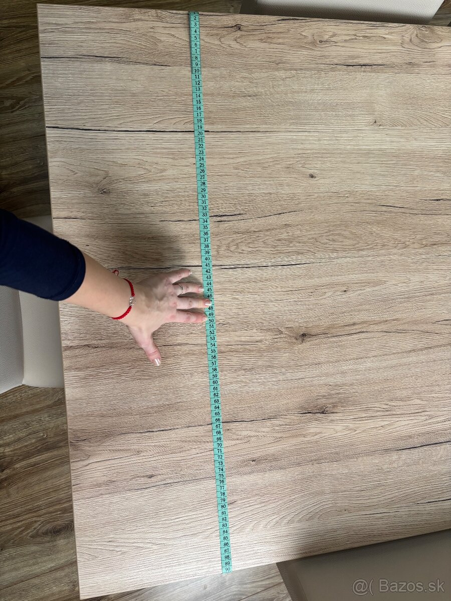 Stôl a stoličky - 3