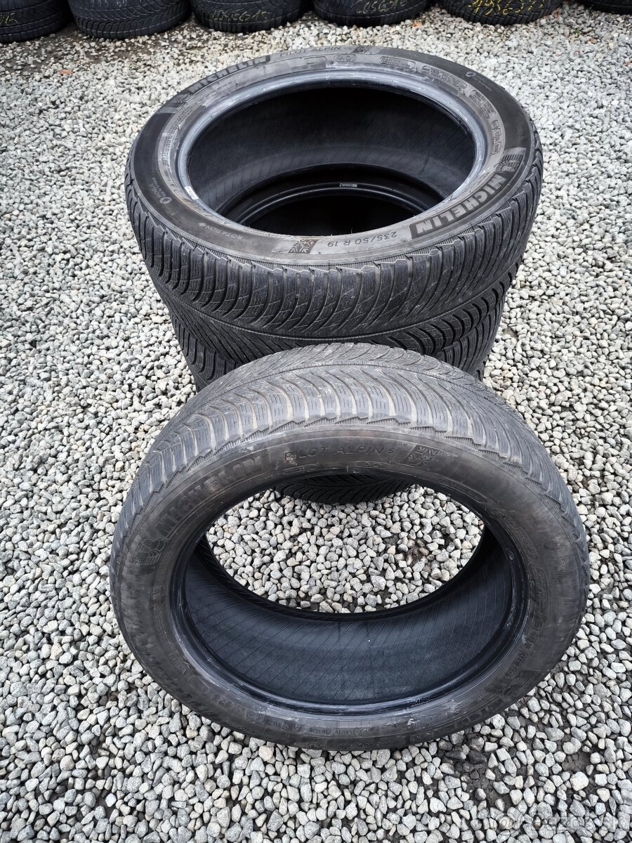 235 50 19 Michelin 7-8mm - 3