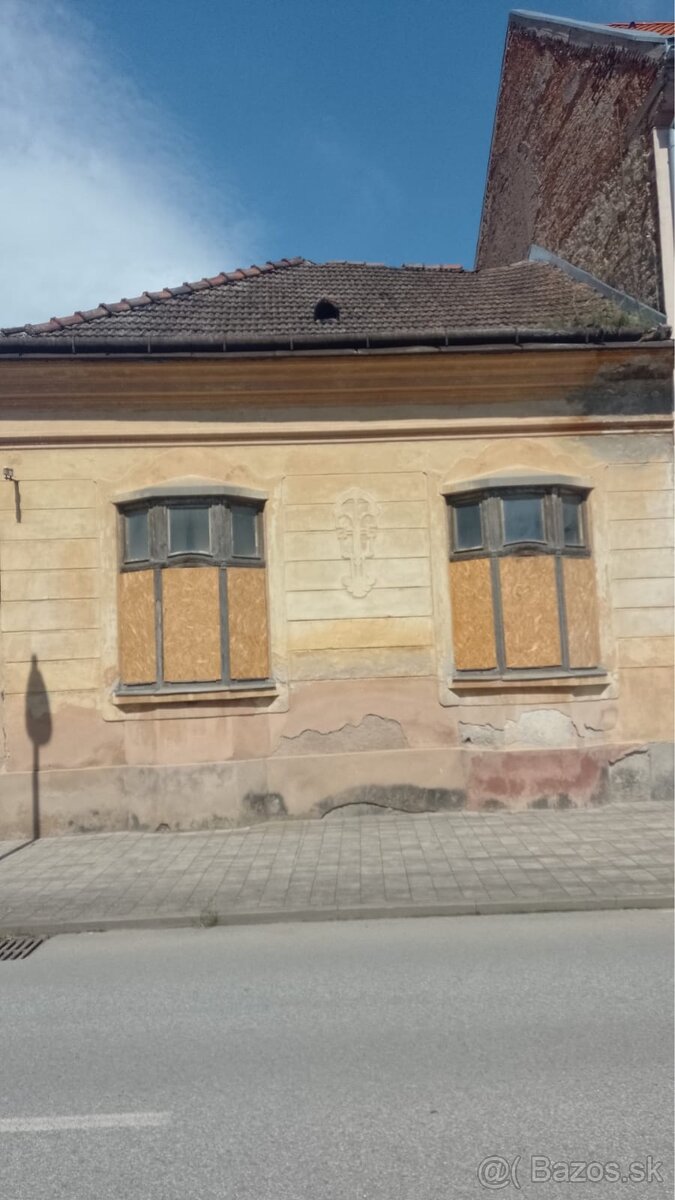 Rodinný dom v centre Medzeva - 3