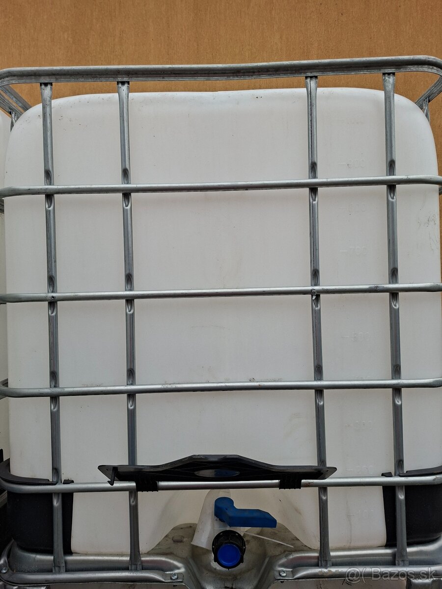 IBC KONTAJNER- 1000L PLASTOVÁ NÁDRŽ - 3