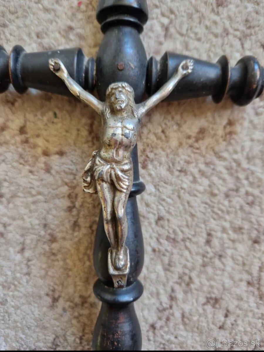 Starozitny dreveny krizik - 3