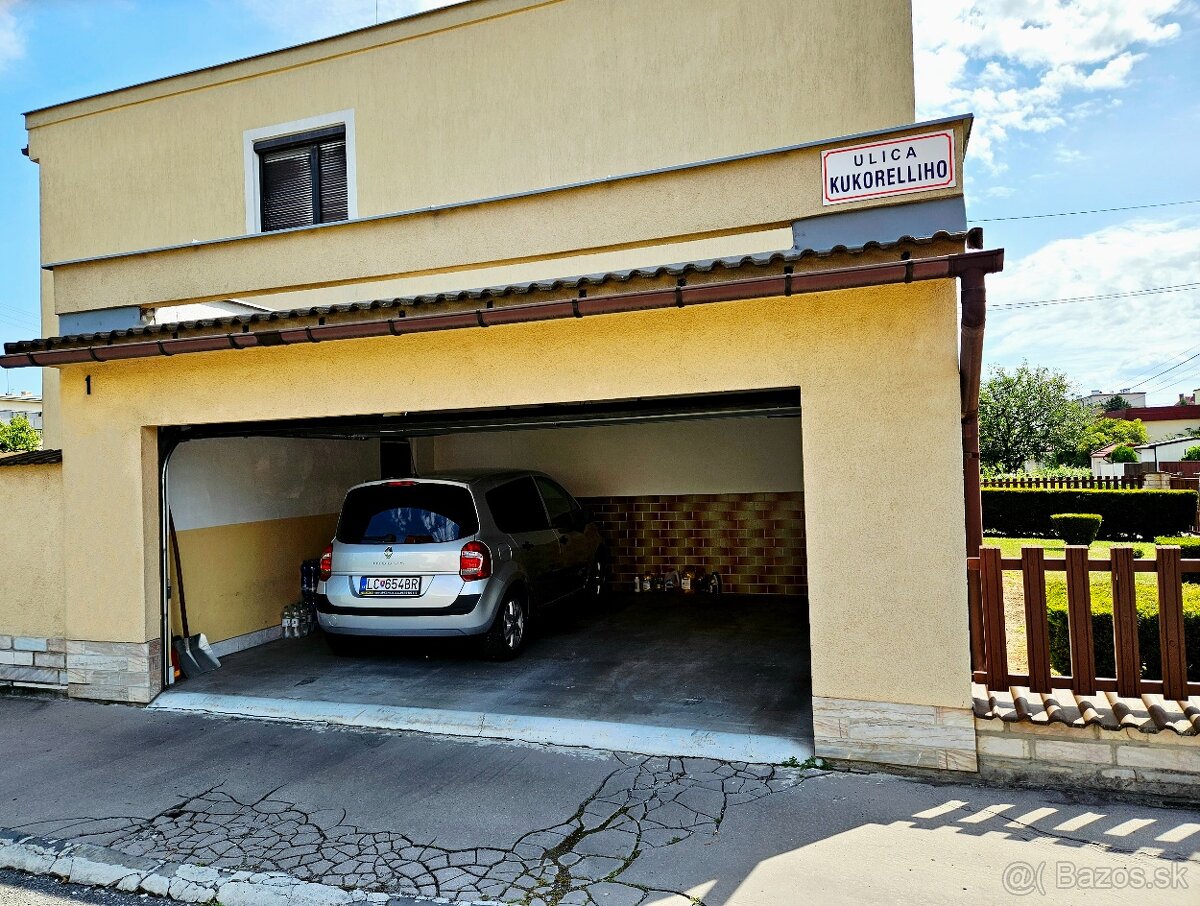 Väčší rodinný dom - garáže pre 4 autá - 3