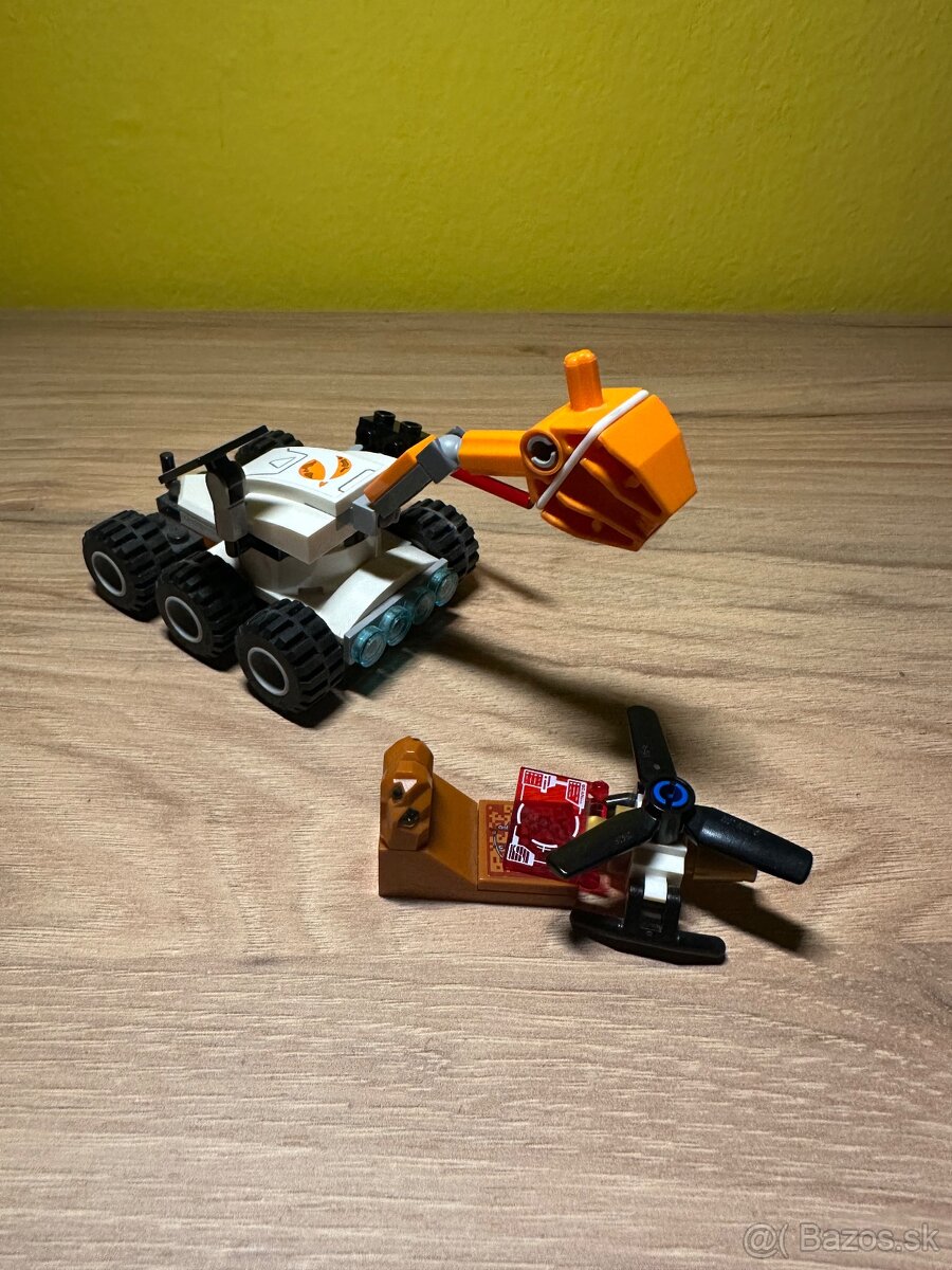 LEGO City 60226 Mars Research Shuttle - 3