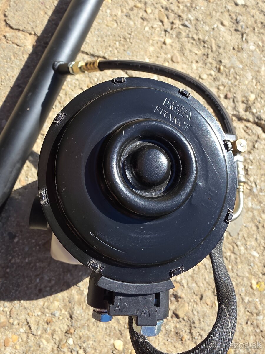 Predám hydraulický piest spolu s čerpadlom - 3