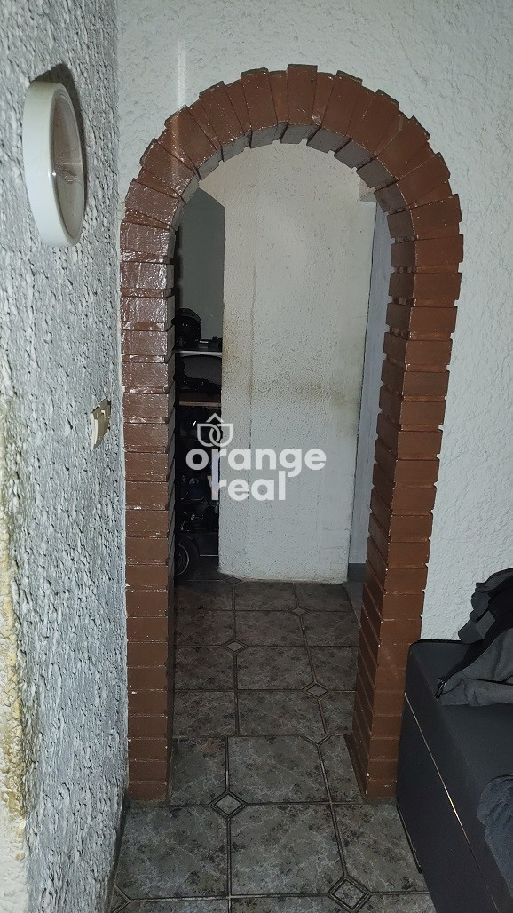 NA PREDAJ 1 a pol IZBOVÝ BYT KEŽMARSKA ULICA - 3