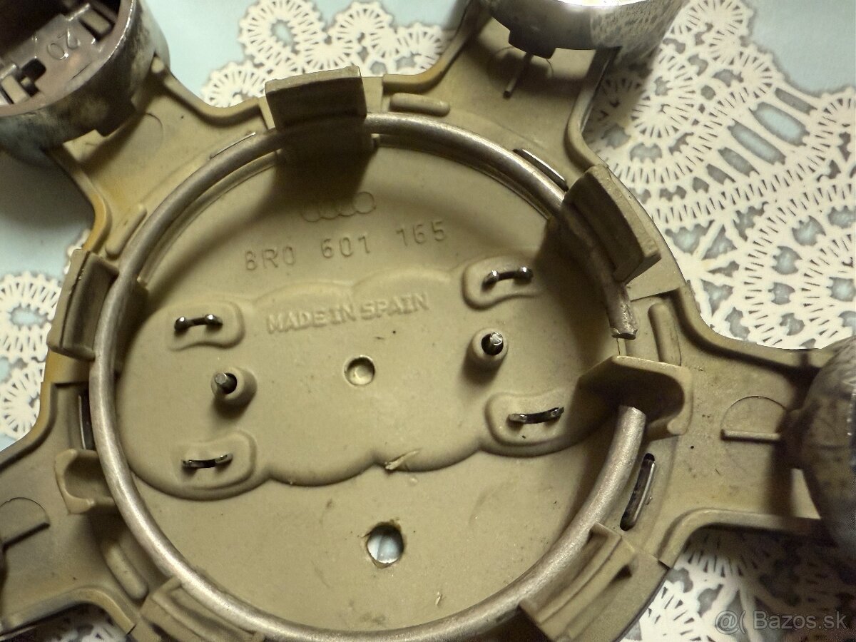 Stredové pukličky Audi - 3