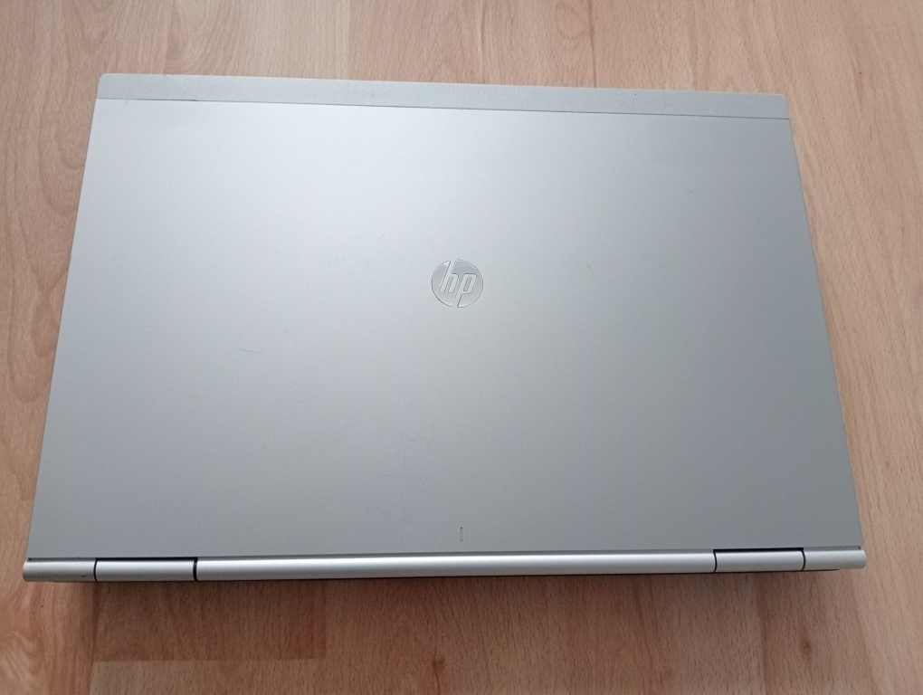predám ntb HP elitebook 8470p / 4gb ram / Intel core i5- - 3