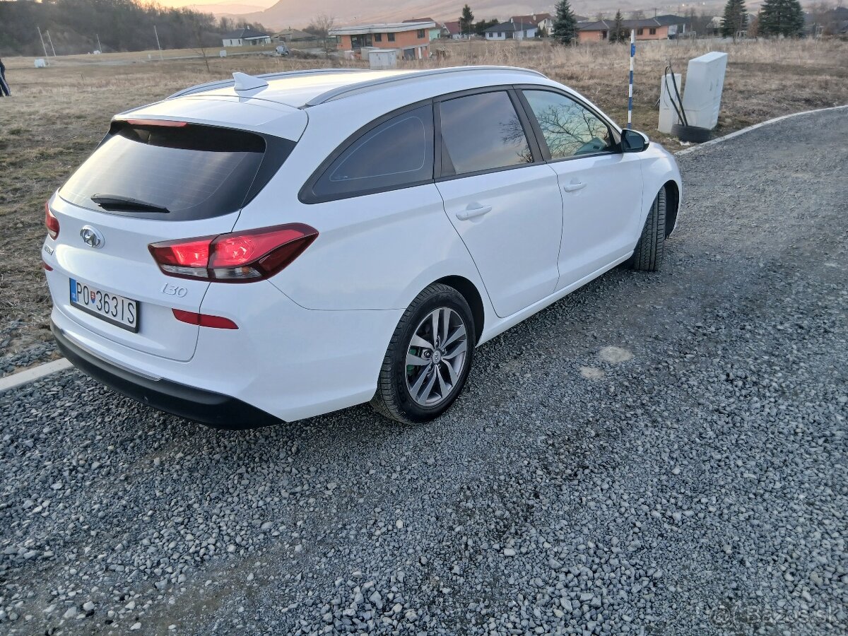 Hyundai i30 CW 1.6CRDI 81KW 2018 - 3