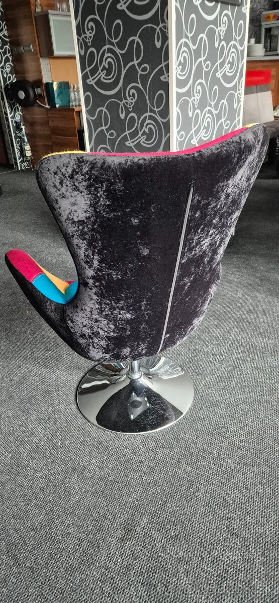 Otočné kreslo. - 3