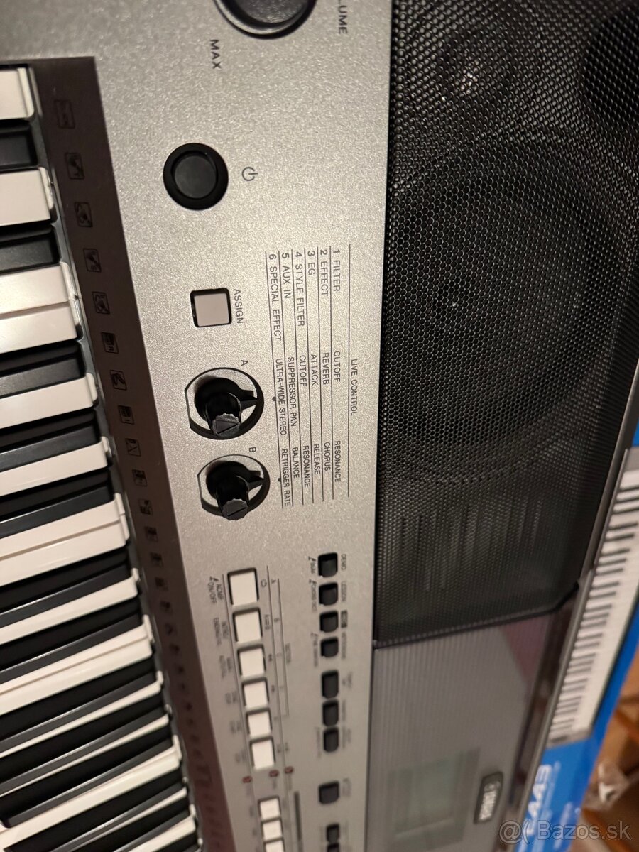 Yamaha PSR-E443 – výborný stav, málo používaný - 3