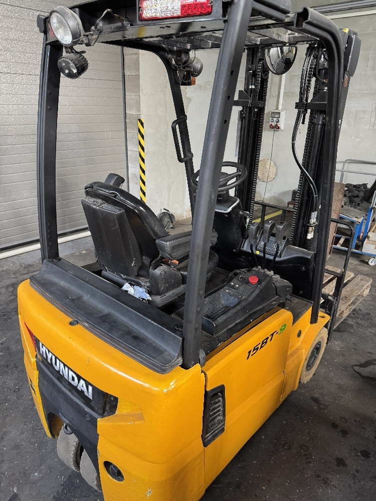 Jazdený vysokozdvižný vozík 1500 kg. - 3