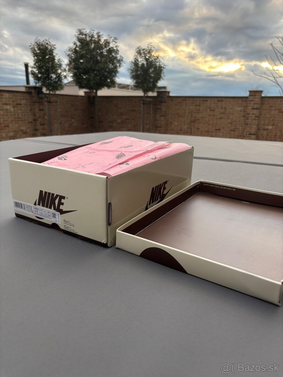 Air Jordan 1 Low x Travis Scott Reverse Mocha - 3