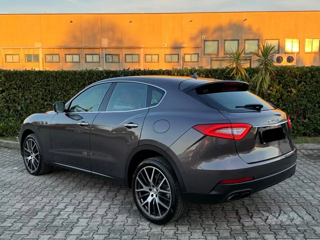 MASERATI LEVANTE 3.0 D - 3