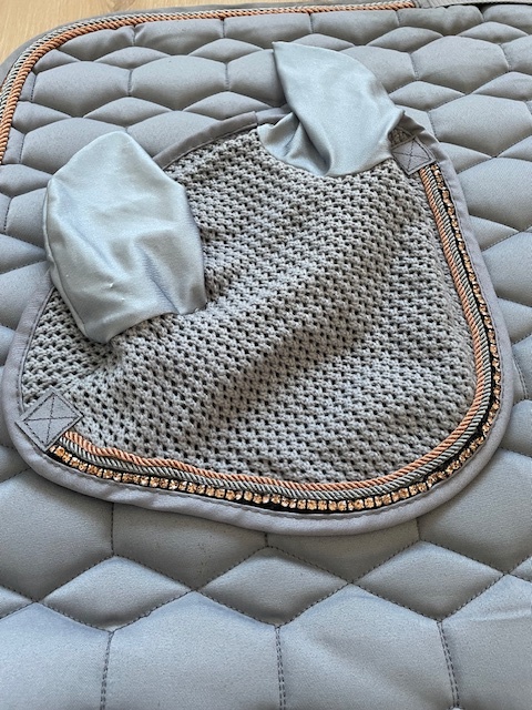 HKM drezúrna podsedlovka s ušaňou rosegold - 3