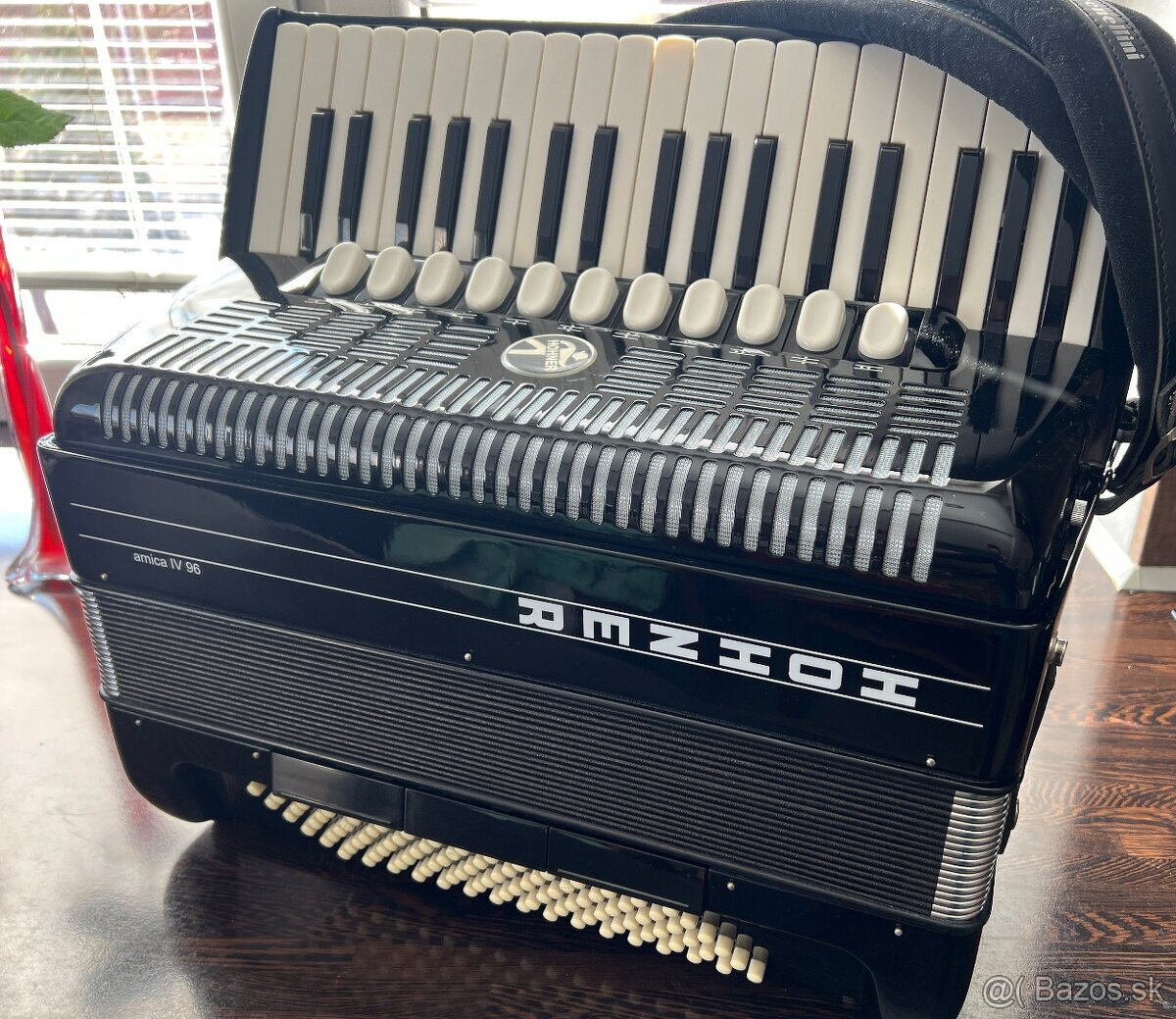 Akordeón Hohner AMICA IV 96 basový - 3