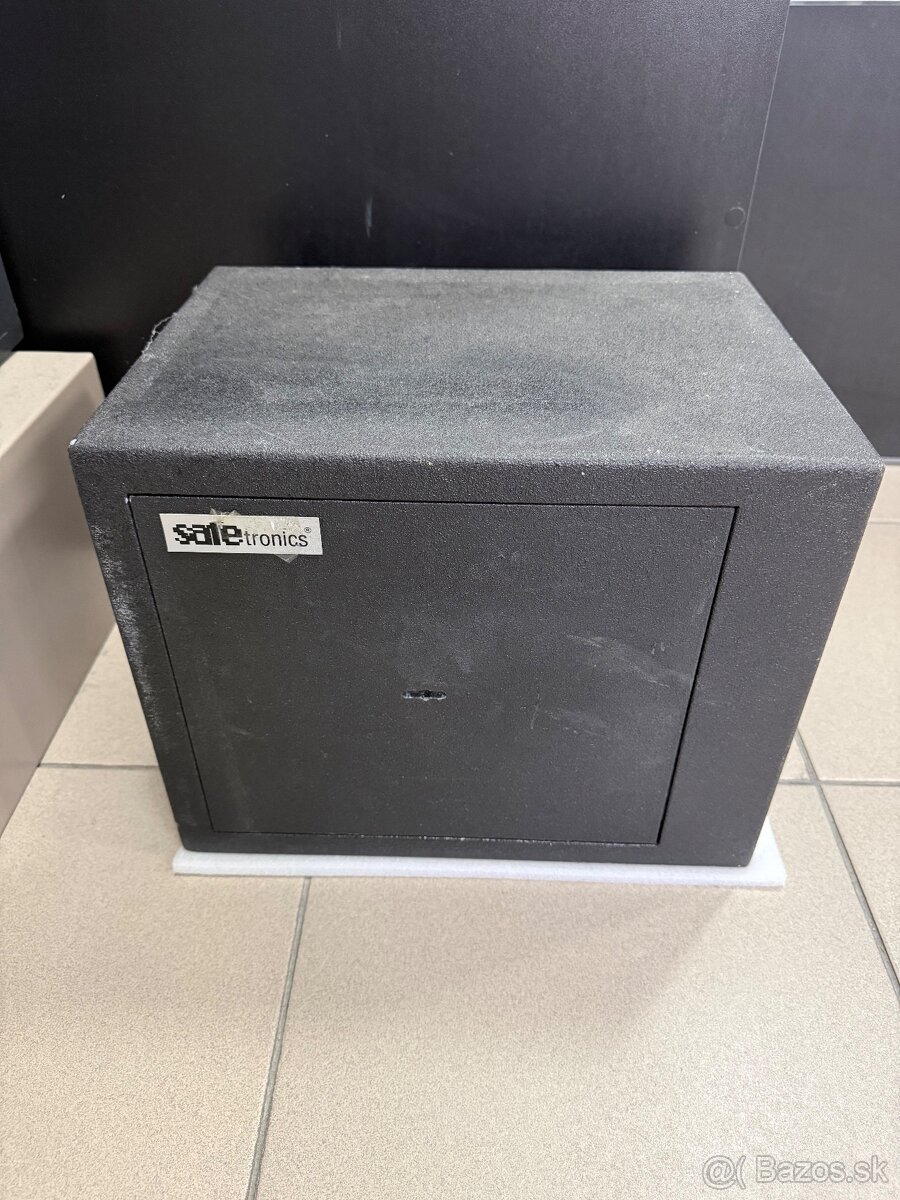 trezor - sejf na klúč SAFETRONICS - 3