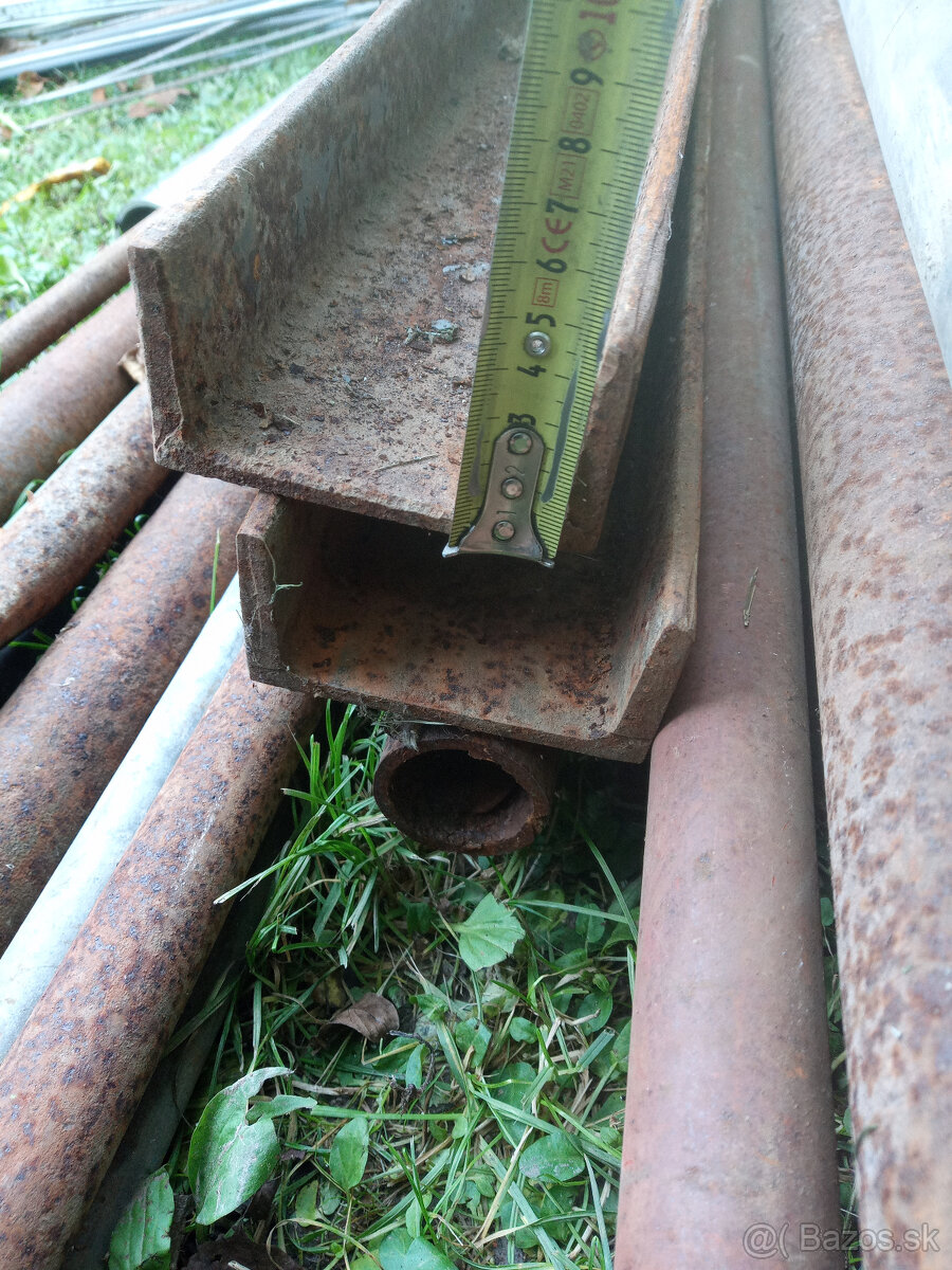 ocelovy material - 3