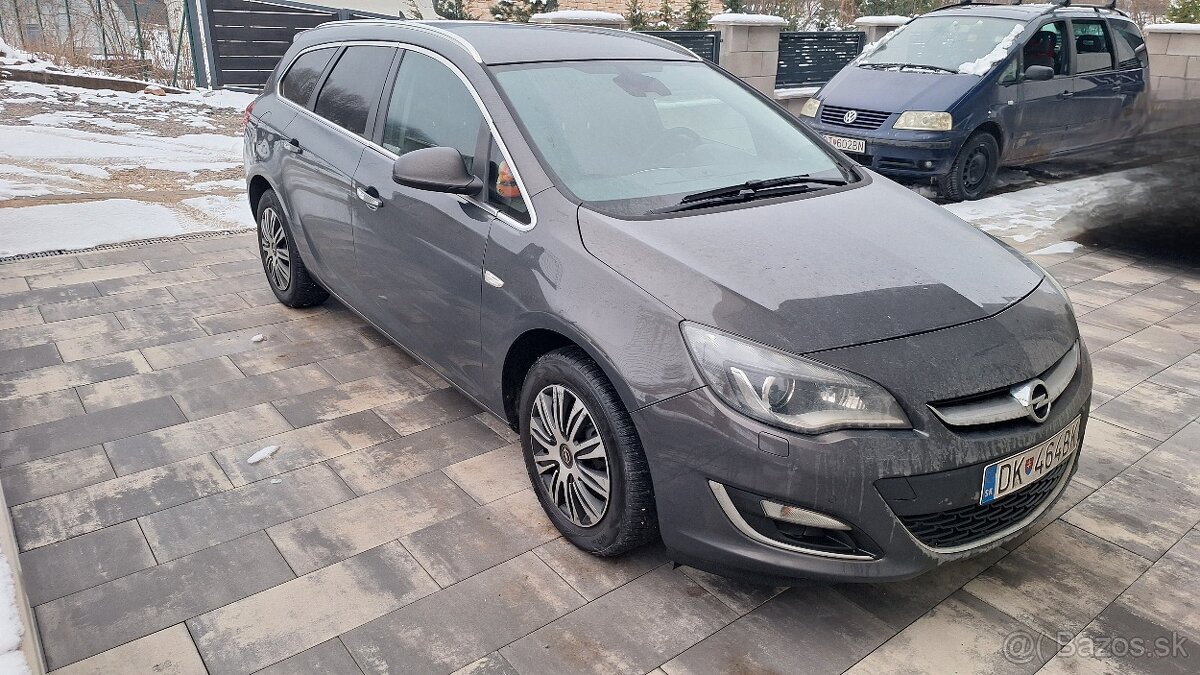 Opel Astra J sportstourer - 3