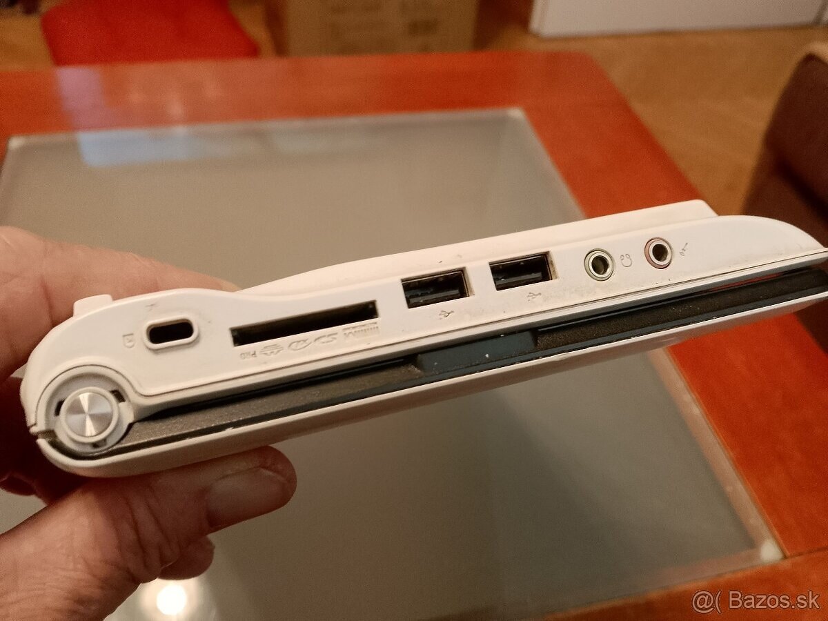 Acer Aspire One ZG5 - 3