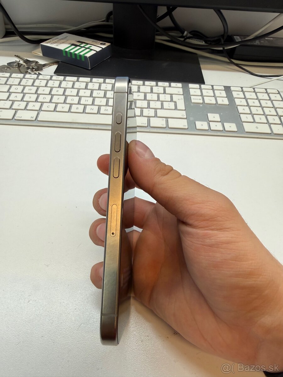 📱 iPhone 15 Pro 512 GB záruka – 750 € - 3