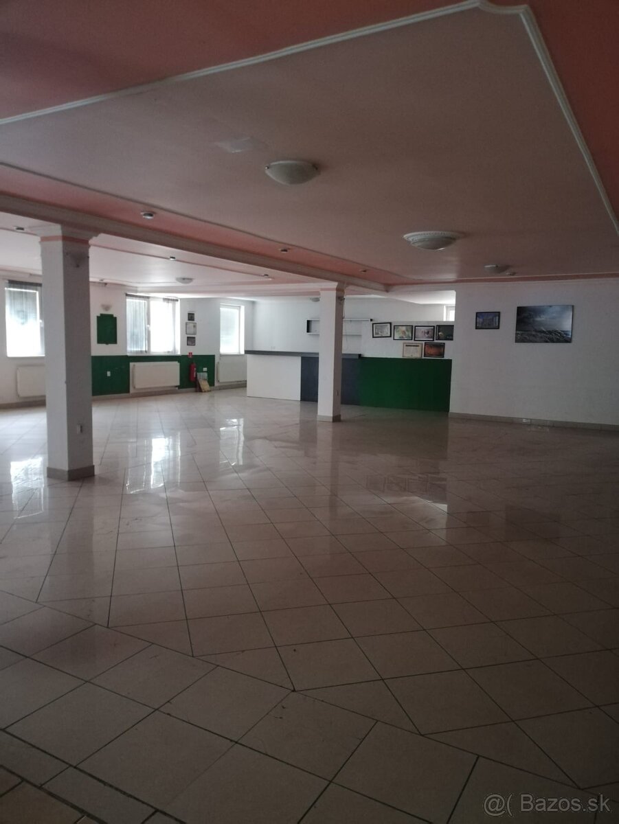 Prízemie s výkaldom - 250m2 - 3
