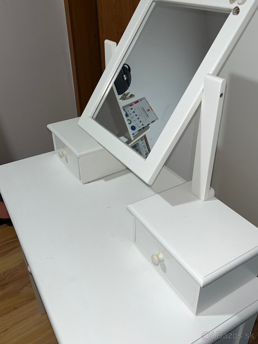 💄 Dievčenský toaletný stolík so zrkadlom - 3