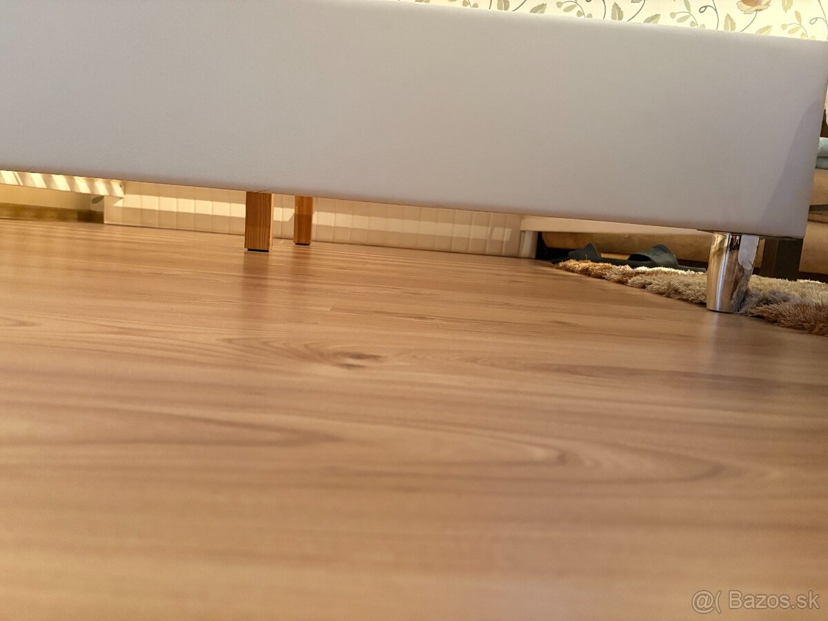 Biela dvojlôžková posteľ - zachovalá - 3