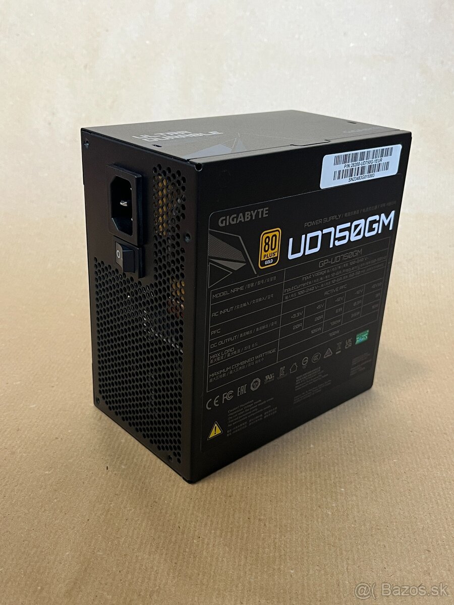 Gigabyte UD750 GM - 3