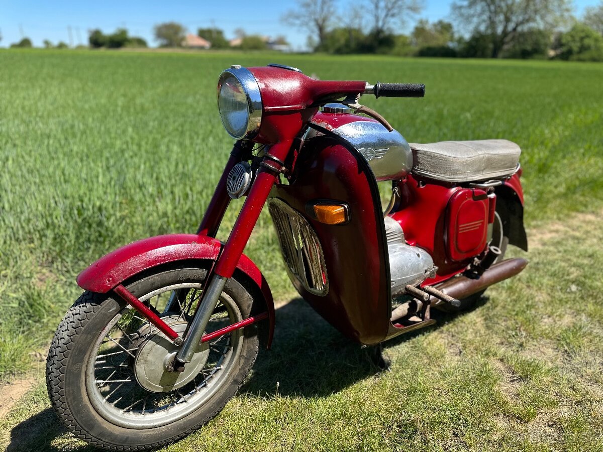 Jawa 250 - 3