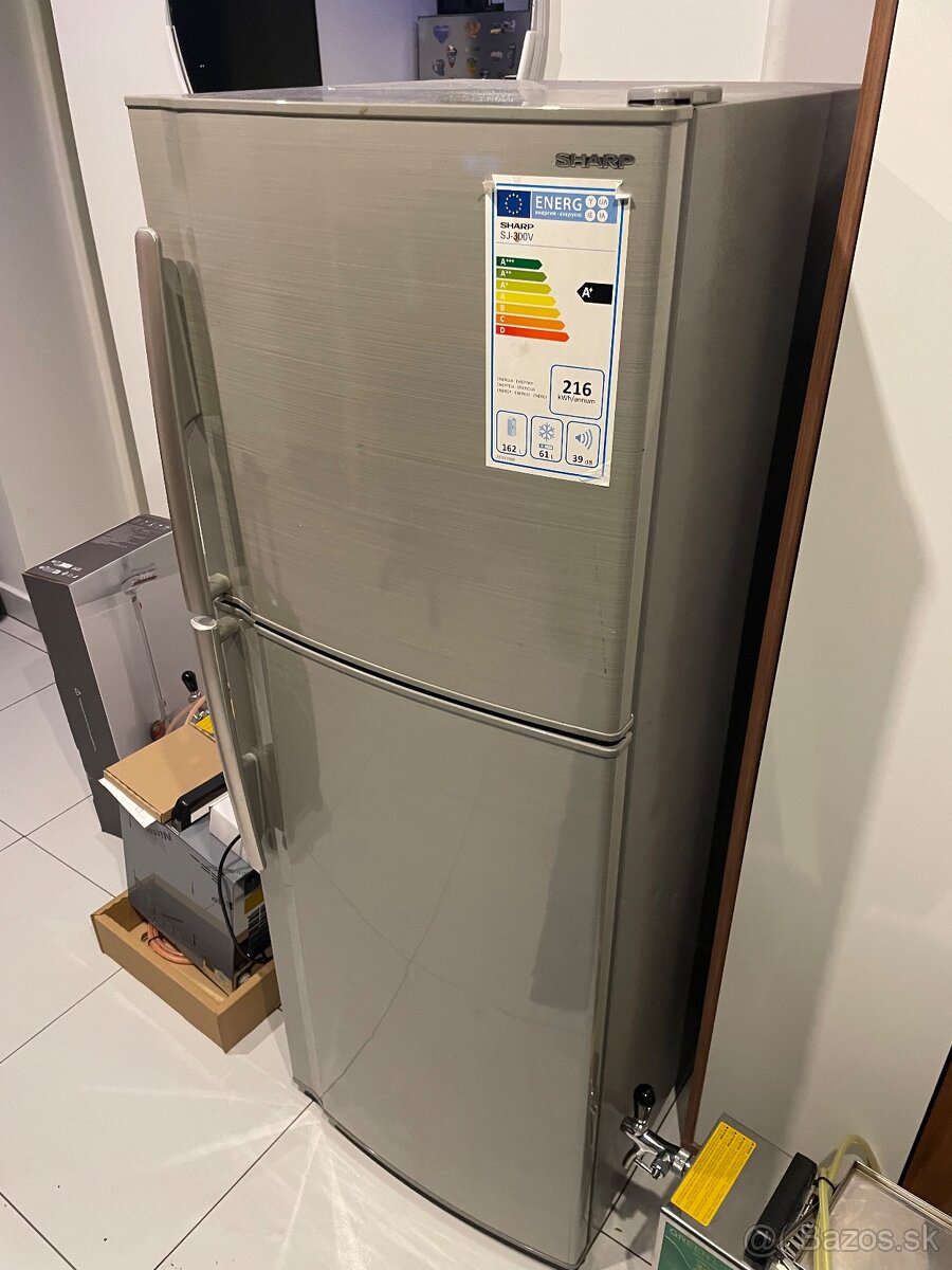 Predám malú chladničku v kovovom prevedení - 3