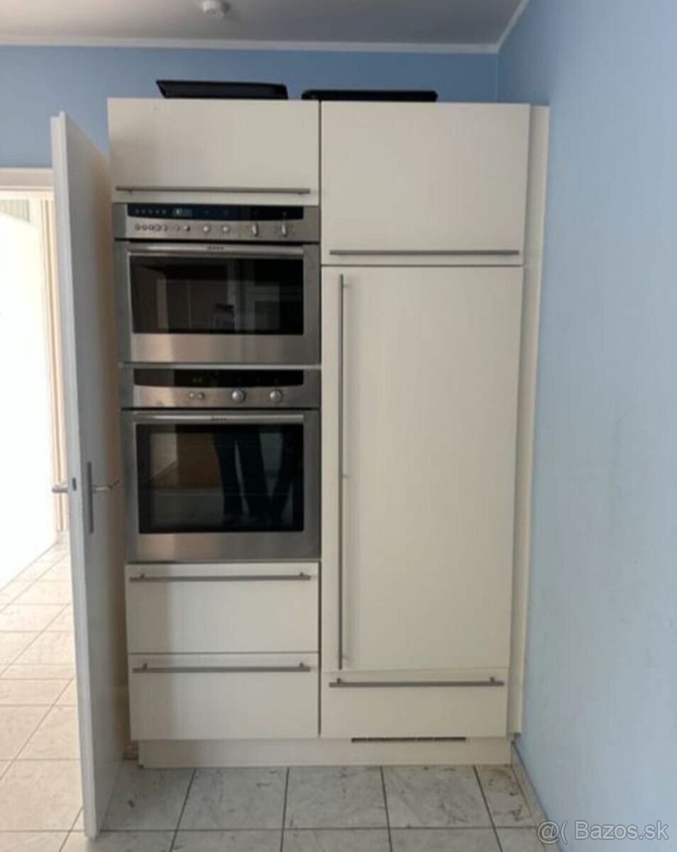 Moderní kuchyňská linka s vestavěnými spotřebiči,5624 - 3