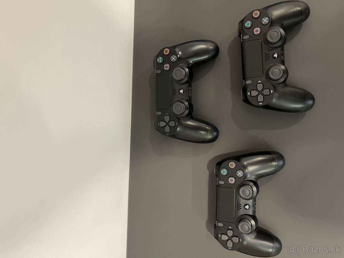 Playstation 4 Pro - 3