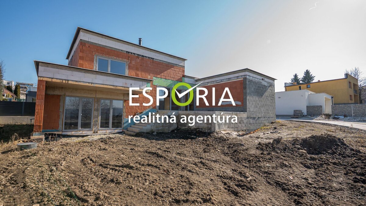 Exkluzívna rodinná vila na predaj - 3