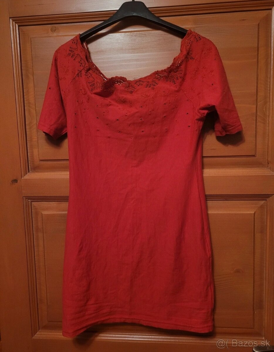 Červené šaty - 3