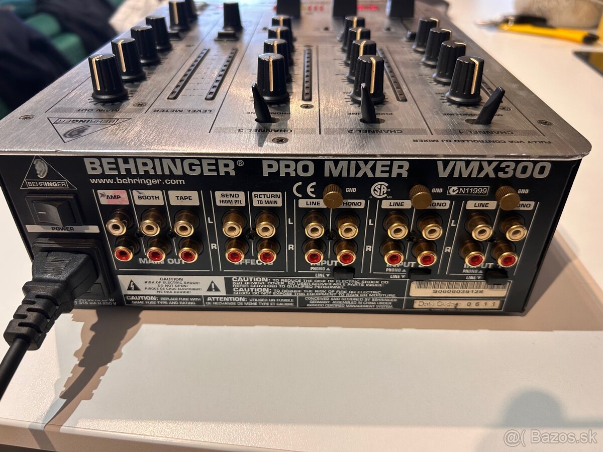 Mix BEHRINGER VMX300 - 3