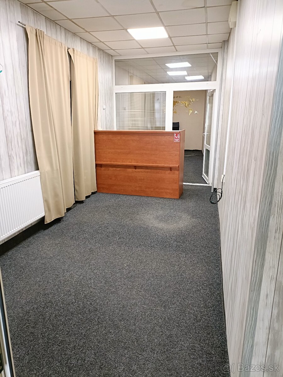 frekventovaná pešia zóna ul.Podhora 26 - 3