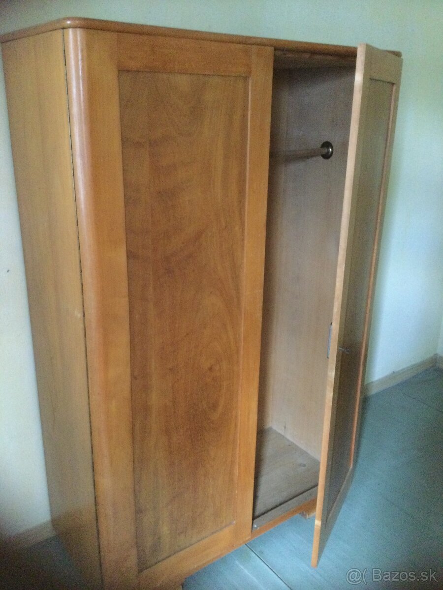 Šatníkova skriňa - 3