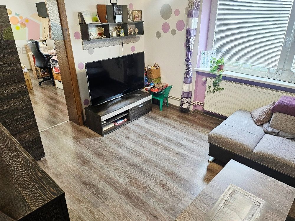 RODINNÝ DOM- VEĽKÉ CHLIEVANY- POZEMOK 1001 m2- 5 IZBOVÝ - 3