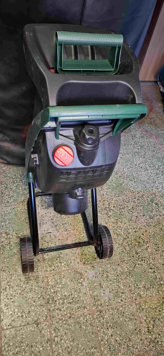 Predám drtič konárov Bosch AXT RAPID 2000 - 3
